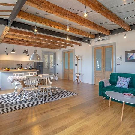 Apartman Bjork Pola Esterno foto
