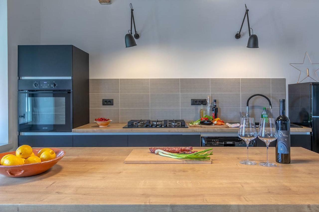 Apartman Bjork Pola Esterno foto